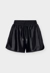 SEASONAL ESSENTIALS SHORTS - Спортни шорти - black