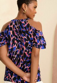 Love & Roses SHOULDER PRINTED REGULAR FIT - Camicetta - blue animal