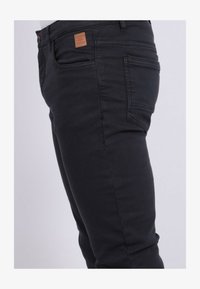 Non sélectionné, bleu marine