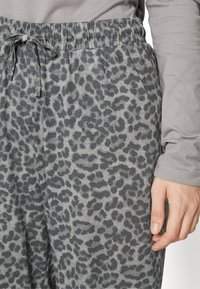 ONLY ONLBELLA NIGHTWEAR - Pijamale - titanium
