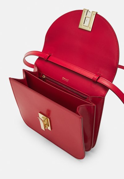 Bally OLLAM FLAP CROSSBODY - Taška cez plece - candy red/gold-coloured