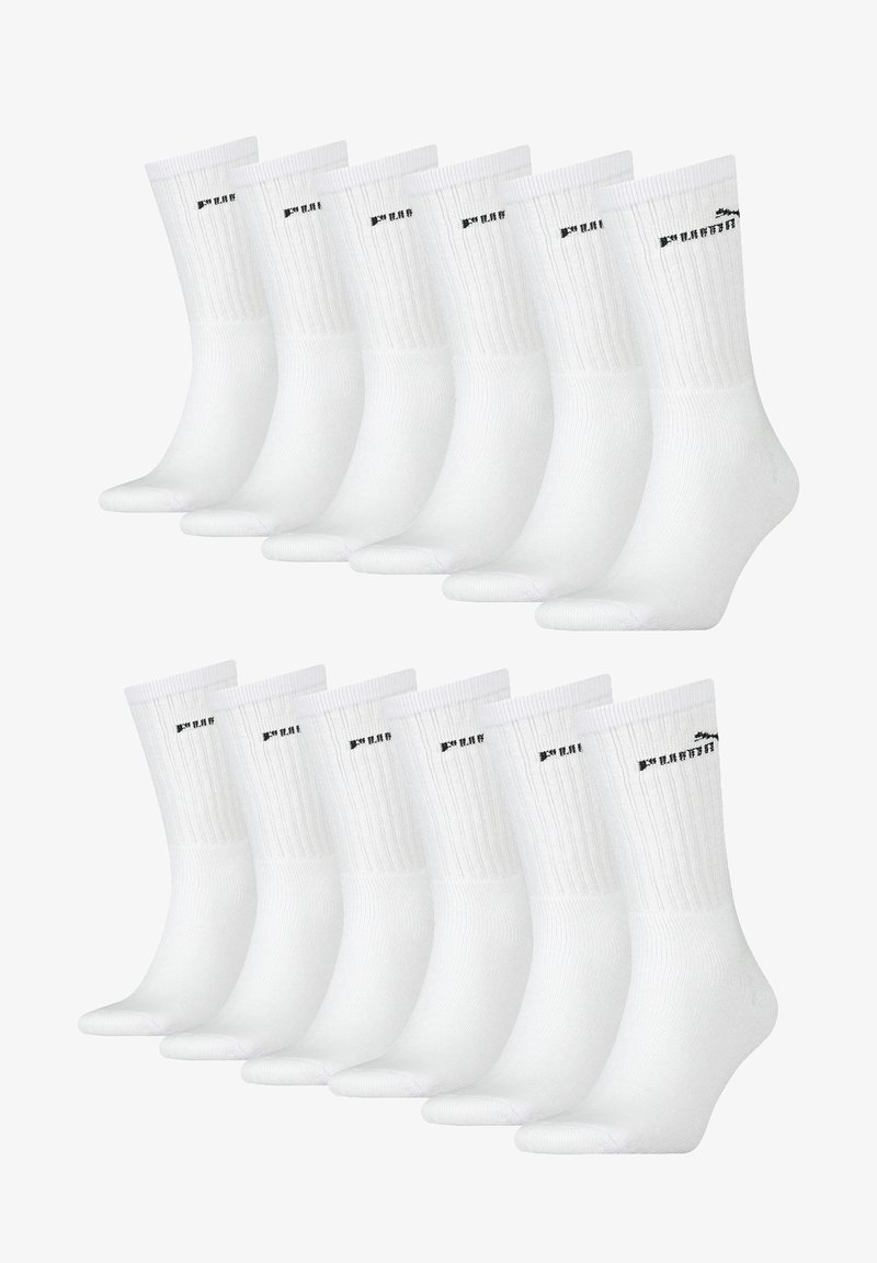 Weiße Baumwollsocken mit Rippstruktur und schwarzem Logo, angeordnet in zwei Reihen, insgesamt zwölfe Paar.