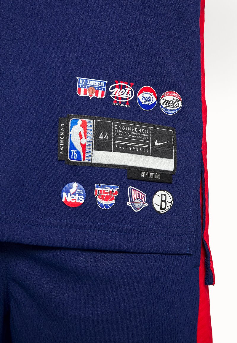 Herren Shirts | Nike Performance NBA BROOKLYN NETS KEVIN DURANT MOMENTS MIXTAPES CITY EDITION NBA-Trikot blue void/white/univers Herren Shirts | Nike Performance NBA BROOKLYN NETS KEVIN DURANT MOMENTS MIXTAPES CITY EDITION NBA-Trikot blue void/white/univers