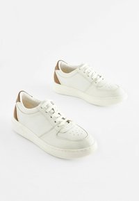Next SIGNATURE  - Matalavartiset tennarit - white