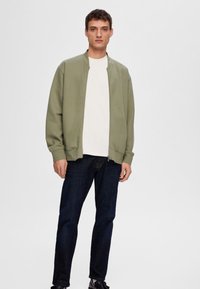 MACK - Bomber Jacket - khaki