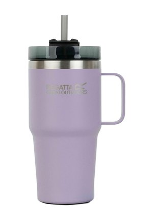 Borraccia da viaggio lavanda con manico, bordo in acciaio inox, coperchio grigio scuro e cannuccia grigia con etichetta "Regatta Great Outdoors."