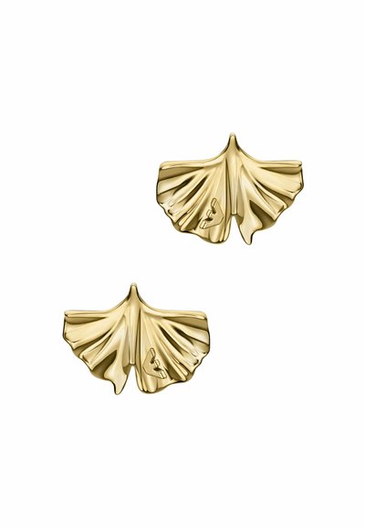 Boucles d'oreilles dorées en forme de feuilles de ginkgo, avec des veines détaillées et une surface polie. Chaque pièce présente un design distinctif et élégant.