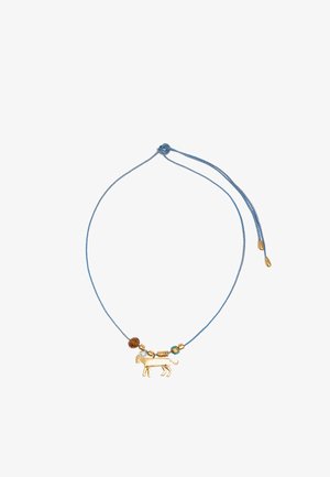 Goldener Tieranhänger-Halsreifen mit blauer verstellbarer Schnur, verziert mit bunten Perlen in orange, klar und grünen Akzenten.