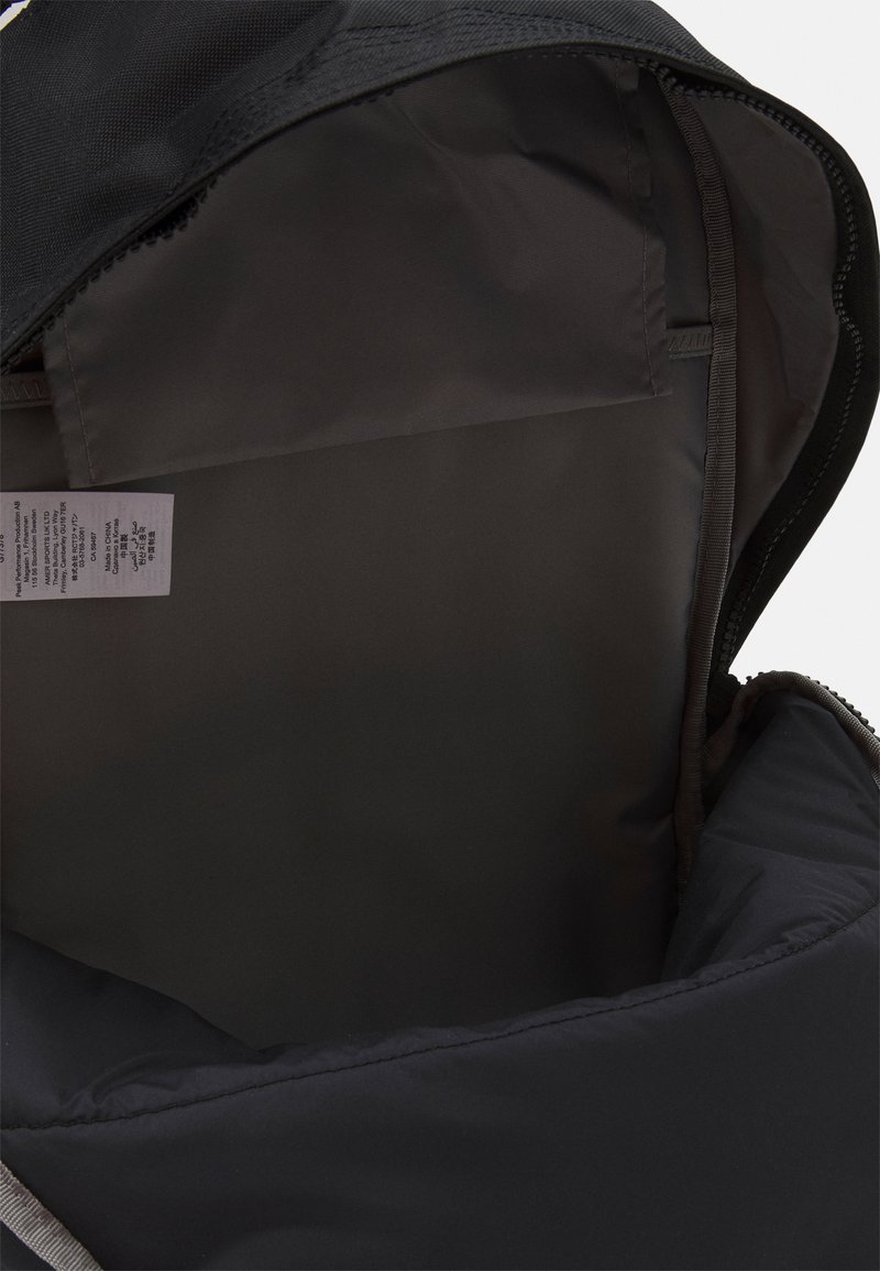 Herren Rucksäcke | Peak Performance SW BACKPACK UNISEX Tagesrucksack black/schwarz - WS53504 Herren Rucksäcke | Peak Performance SW BACKPACK UNISEX Tagesrucksack black/schwarz - WS53504