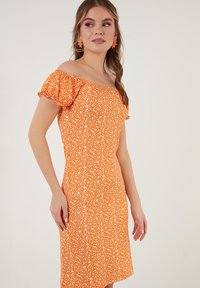 LELA REGULAR FIT - Rochie tip creion - orange
