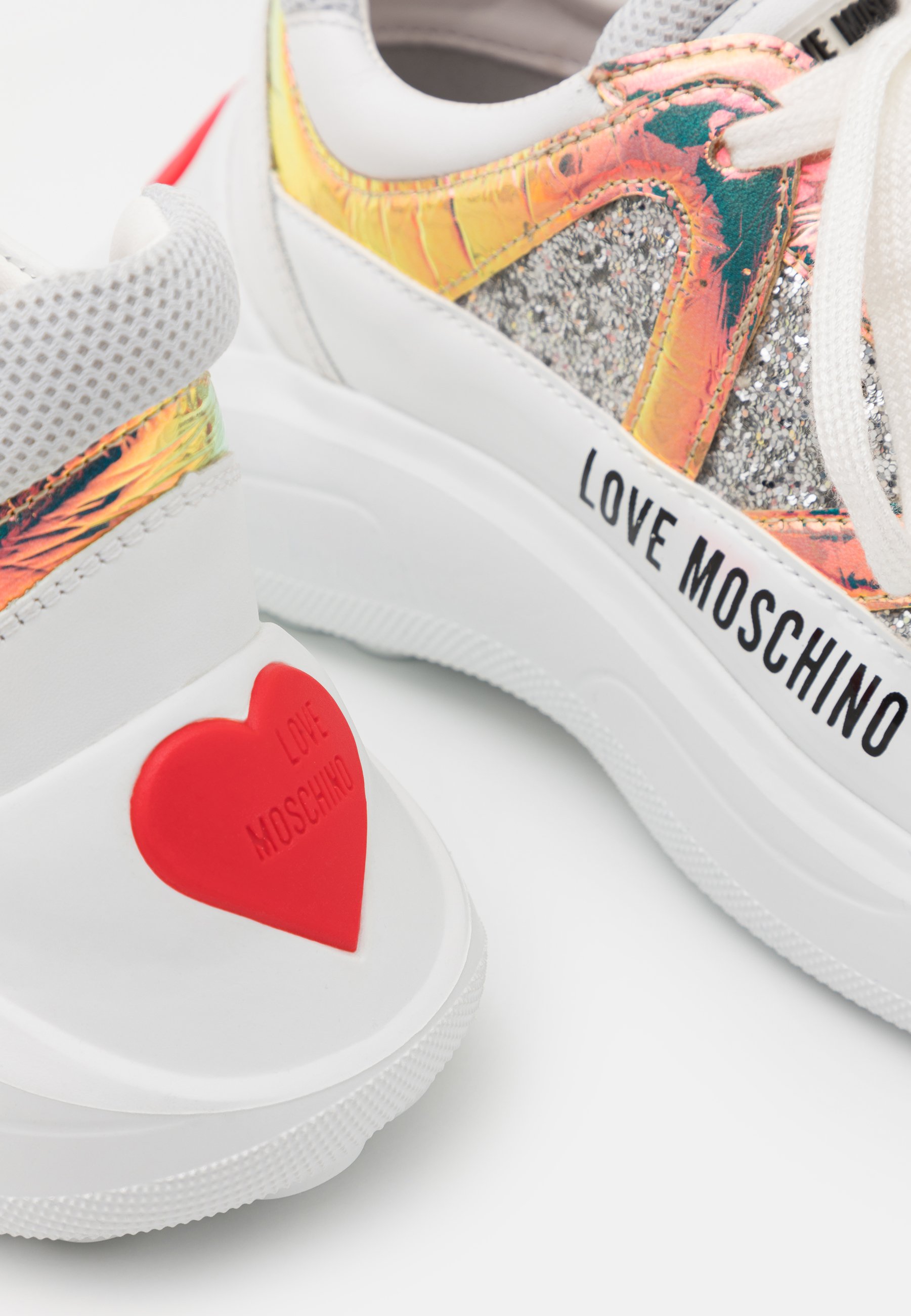 love moschino super heart sneaker