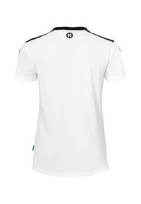 T-shirt bianco a maniche corte realizzato in tessuto liscio. Presenta un colletto nero e dettagli sulle spalle, con un logo nella parte posteriore del collo.