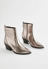 Non selezionato, pewter