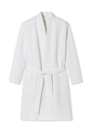 Peignoir de bain blanc en tissu à texture de type waffle, avec des manches longues, un devant enveloppant, une ceinture et deux poches avant.