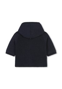 Haut à capuche en tricot bleu marine à manches courtes, présentant un motif texturé et une capuche surélevée. Design épuré avec des bords côtelés.