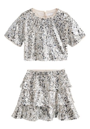 Next REGULAR FIT - SEQUIN TOP AND RARA SKIRT SET . - sukňa v tvare A - silver