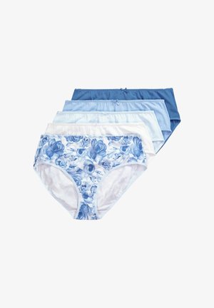 Pět dámských bavlněných kalhotek v odstínech modré, včetně tmavě modré, nebesky modré, bílé, světle modré a modrého květinového potisku na bílém pozadí.