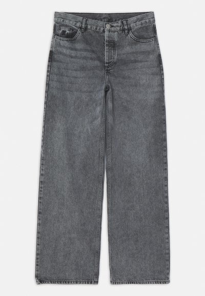 Wide-leg jeans in dark gray denim. Features a high waist, five-pocket design, and front button closure. Smooth texture with subtle fading.