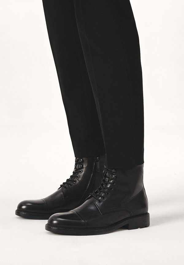 FABRIZIO - Schnürstiefelette