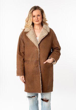 Abrigo de invierno - camel