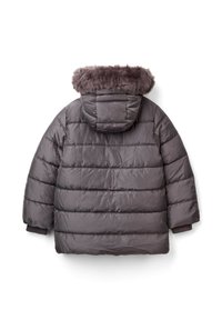 Tmavě šedý zimní kabát s podšívkou a kapucí, která má tmavý umělý kožich, zobrazený ze zadní strany na bílém pozadí.