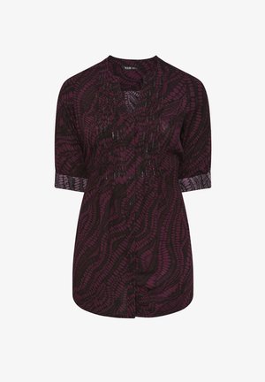 Paars en zwart gestreept shirt met korte mouwen, knoopsluiting aan de voorkant en een structuurstof met draaibare ontwerpen en subtiele accenten.