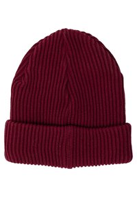 Bordowy wełniany kapelusz na głowę o prążkowanej strukturze i złożonym mankiecie. Tkanina wydaje się być miękka i elastyczna, idealna na chłodne dni.