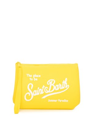 Bustina gialla con zip e cinturino da polso, testo bianco con la frase "The place to be Saint Barth Summer Paradise" sul davanti.