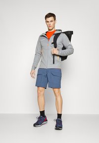 Mammut ULTIMATE HOODED JACKET MEN - Casaco softshell - granit