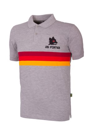 Grijze polo met een kraagontwerp, voorzien van een zwart wolvenlogo en dikke horizontale strepen in rood, oranje en geel. Korte mouwen.