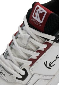 Karl Kani KKFWM KK LXRY SL - Joggesko - white black red