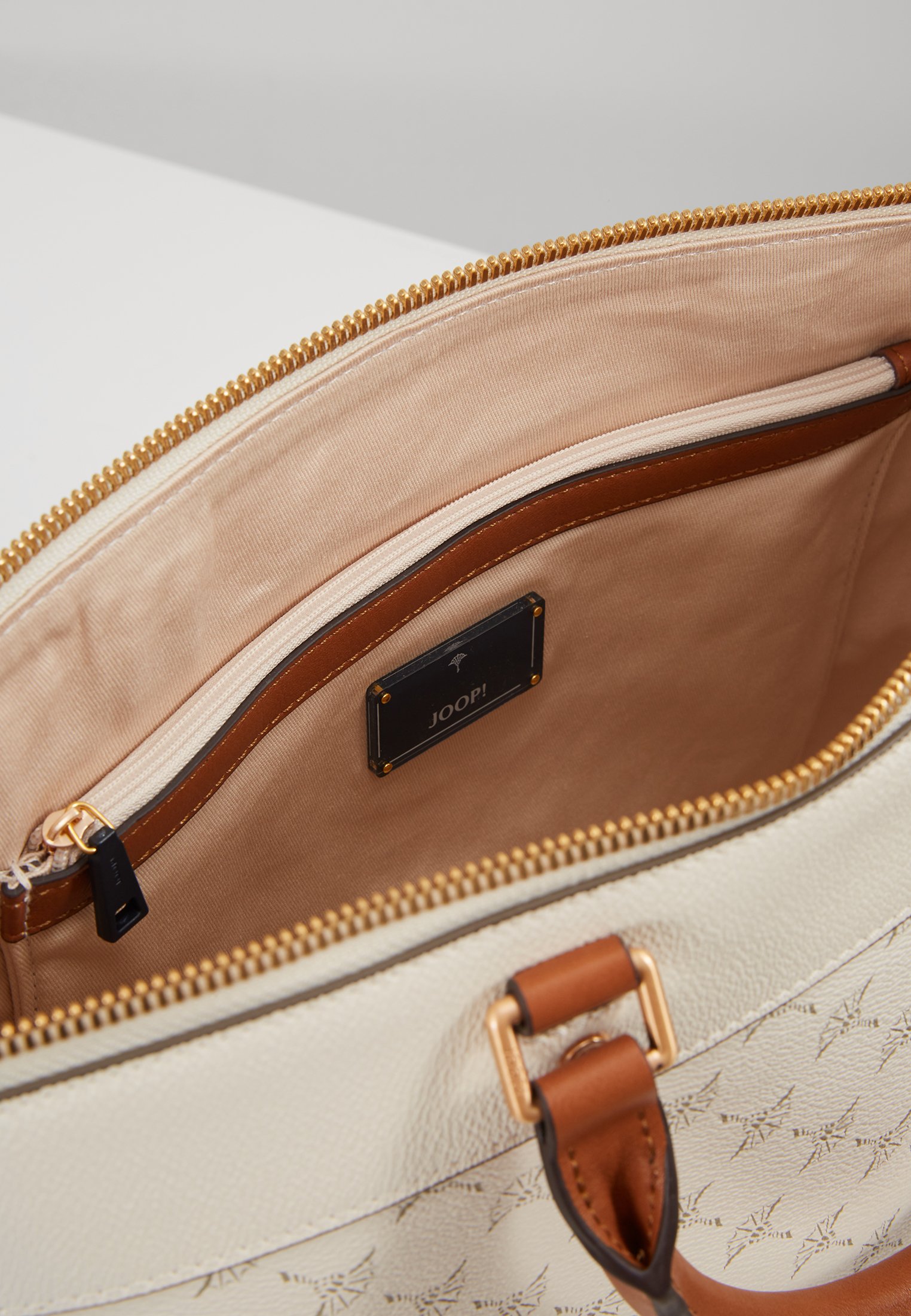 JOOP! CORTINA THOOSA Håndveske offwhite Zalando.no JOOP! LARA CORTINA Håndveske off white Zalando.no