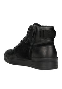 Sneakers alti neri in pelle e camoscio con una finitura testurizzata, dotati di una cerniera laterale e di una fascia sul tallone.