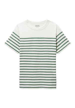 T-shirt blanc à manches courtes avec des rayures horizontales vertes sur le corps et les manches, marque Monoprix, col rond.