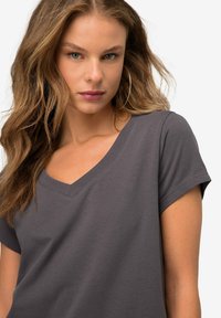 LAURASØN KLEINER KNOTEN V-AUSSCHNITT HALBARM - T-shirt basic - dark gray