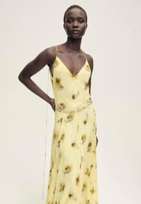 Mango ANES2 - Velika haljina - light yellow