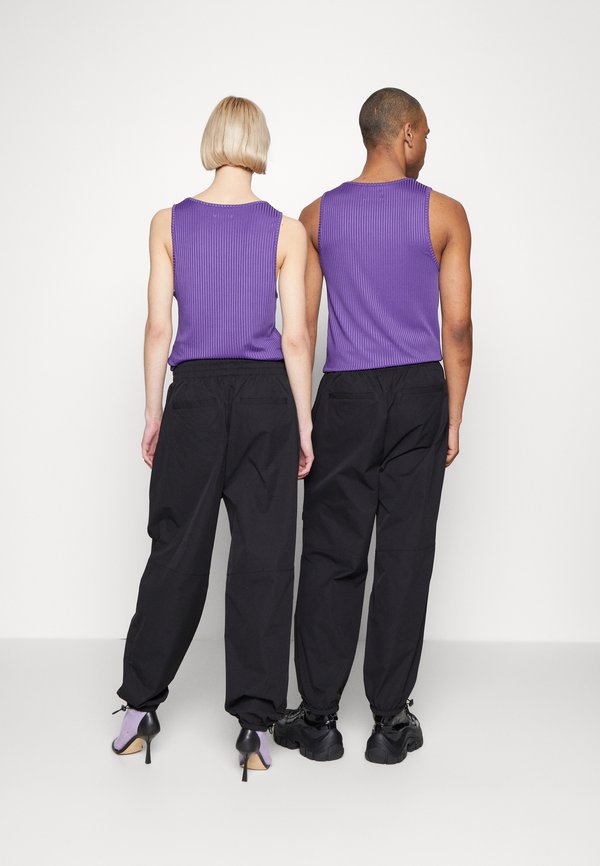 UNISEX - Cargo trousers4