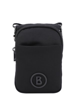 Sac en nylon noir en bandoulière avec une fermeture éclair sur le dessus, une poche avant et un logo circulaire avec un "B". Texture lisse et forme rectangulaire.