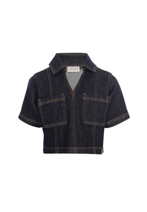 Dunkelblaue, kurz geschnittene Jeansbluse mit kurzen Ärmeln, weitem Kragen, Frontreißverschluss und zwei großen Brusttaschen mit Kontrastnähten.
