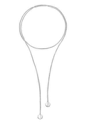 Sølvkæde med to aflange ender med runde metalaccents, glat tekstur og et enkelt, minimalistisk design.