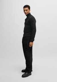 HUGO SMATTOR - Strickpullover - black one