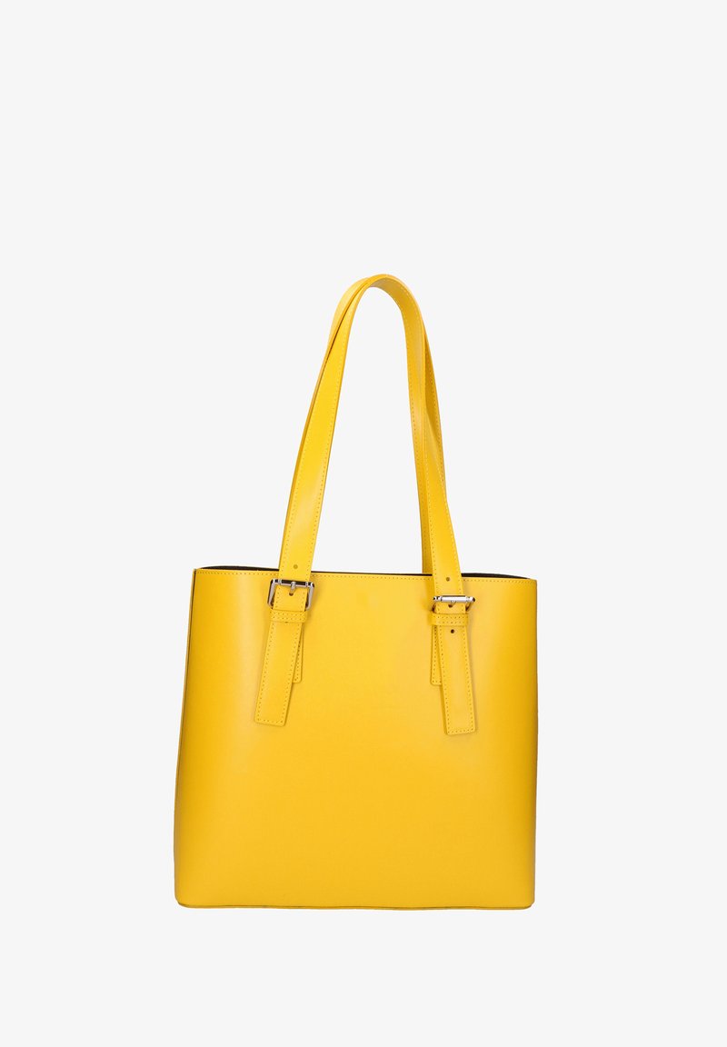 Geel leren totebag met twee lange hengsels, rechthoekige vorm, gladde textuur en zilveren hardwareaccenten. Geen zichtbare patronen.