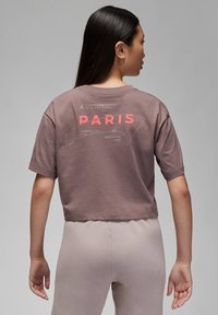 Nike Performance W JORDAN X PARIS ST GERMAIN BOXY GFX  - Joukkuetuote - plum eclipse