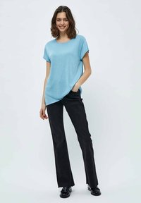 Minus MICARLINA KNIT TEE - Jednoduché tričko - pasific blue lurex