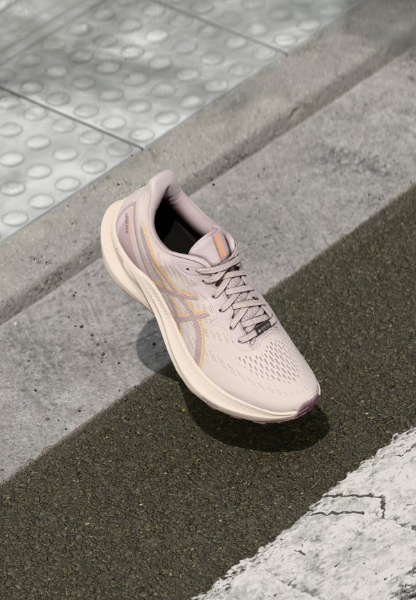 GT-2000 12 GTX - Road running shoes - watershed rose stadium orange