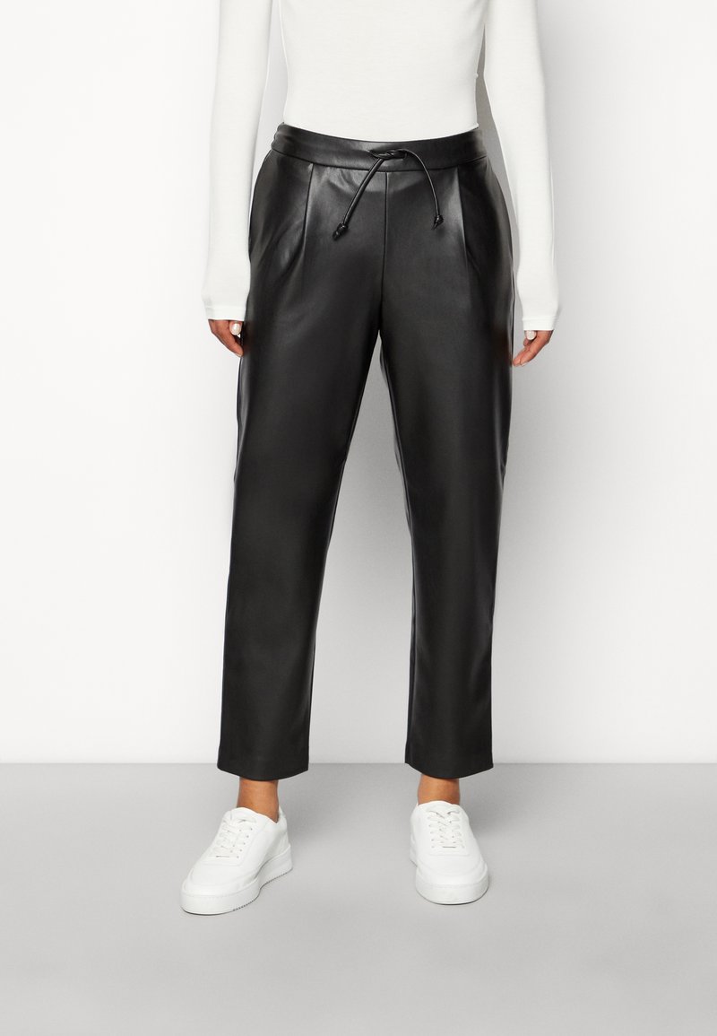 VILA - VINILLE COATED PANTS - Stoffhose - black, Vergrößern