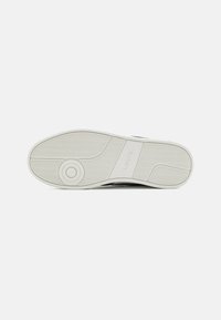 Levi's® SWIFT S - Sneakers - regular white