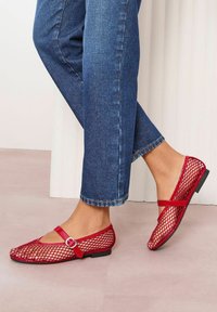 Friends Like These REGULAR FIT - FLAT MARY JANE - Balerinos tipo bateliai su dirželiu ties kulkšnimi - red