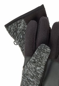 Schwarze und graue Handschuhe aus strukturiertem Strick- und Fleece-Material, mit einem Silikon-Griffmuster auf der Handfläche und einem eleganten Bündchendesign.