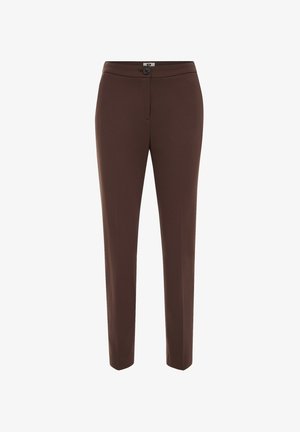 Brązowe, dopasowane spodnie na miarę, o wąskim kroju, z zapięciem na guziki, gładką fakturą i bez widocznych wzorów, o prostych nogawkach.